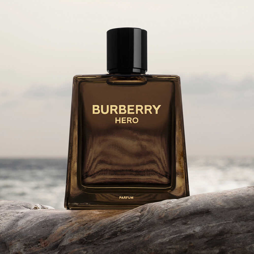 BURBERRY HERO perfume bottle